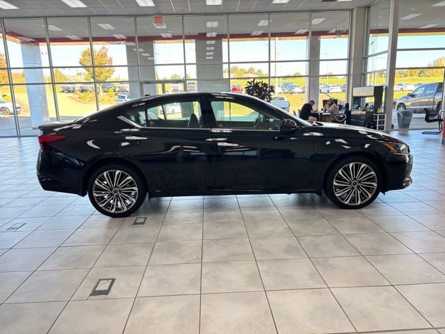 2024 Nissan Altima 2.5 SL photo 4