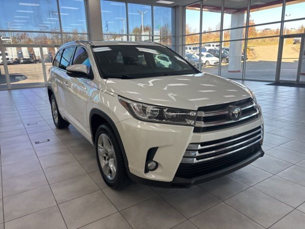 Used 2018 Toyota Highlander Limited V6 SUV