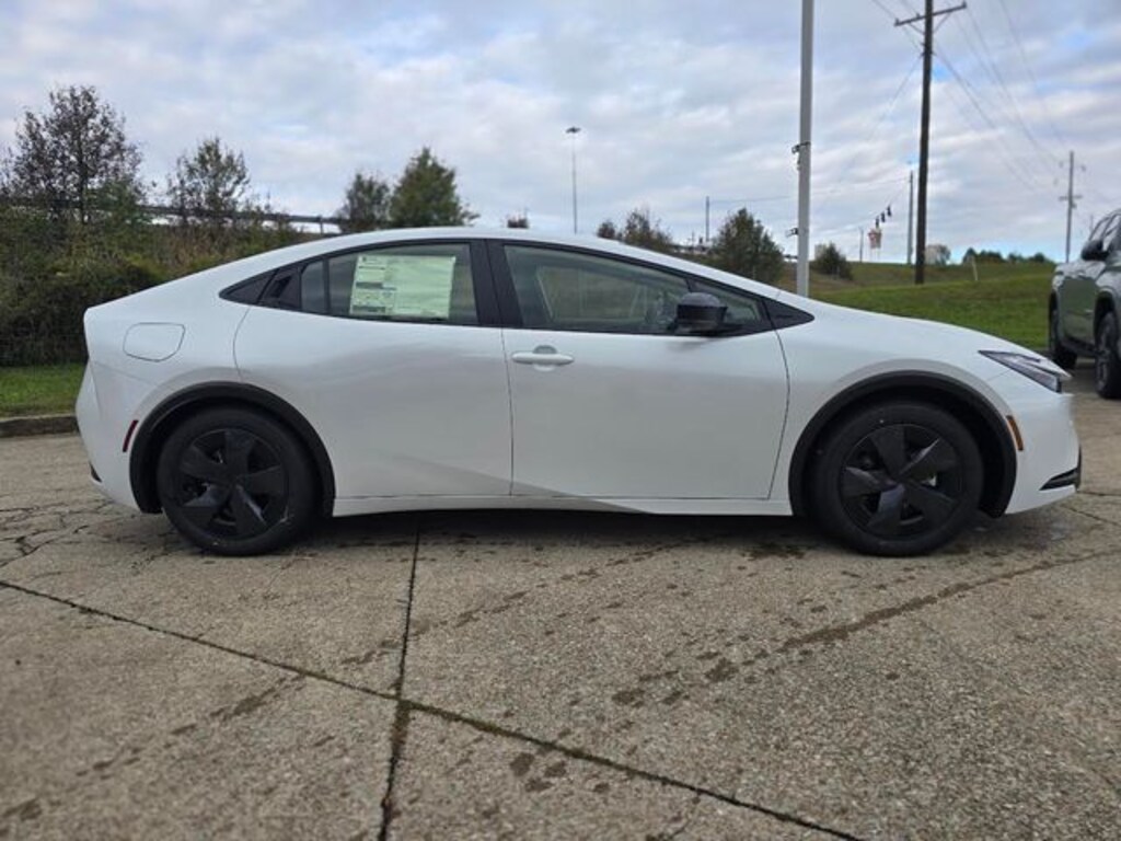 New 2026 Toyota Prius Plug-In Hybrid SE Hatchback