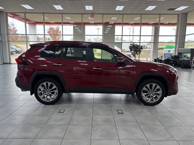 2021 Toyota RAV4 Limited photo 4