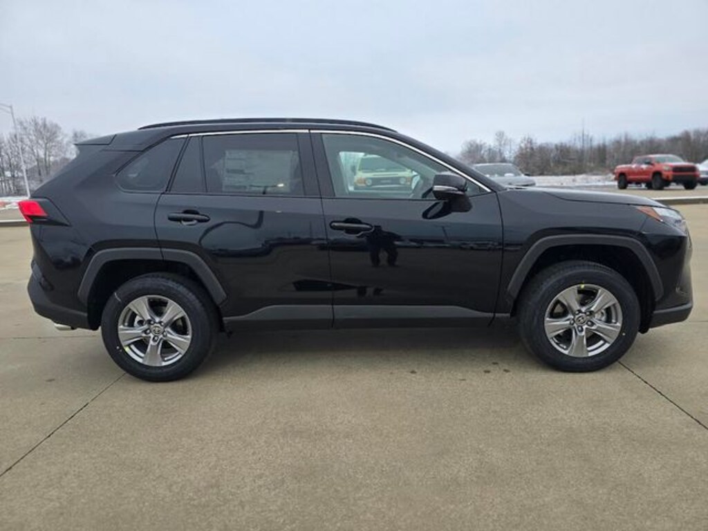 New 2025 Toyota RAV4 XLE SUV