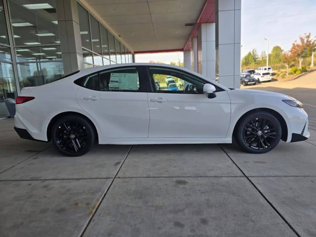 New 2026 Toyota Camry SE Sedan