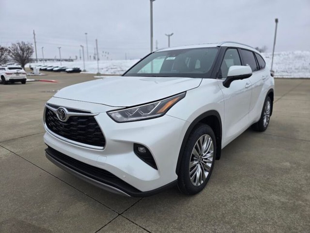 New 2026 Toyota Highlander Platinum SUV