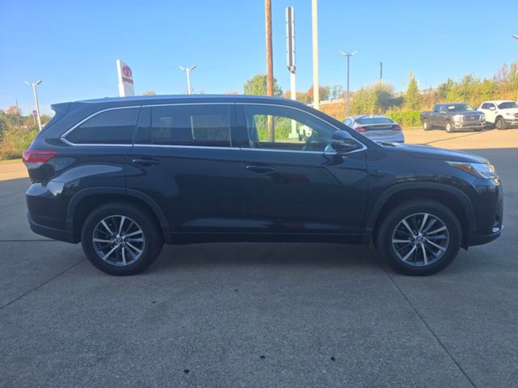 Used 2017 Toyota Highlander  SUV