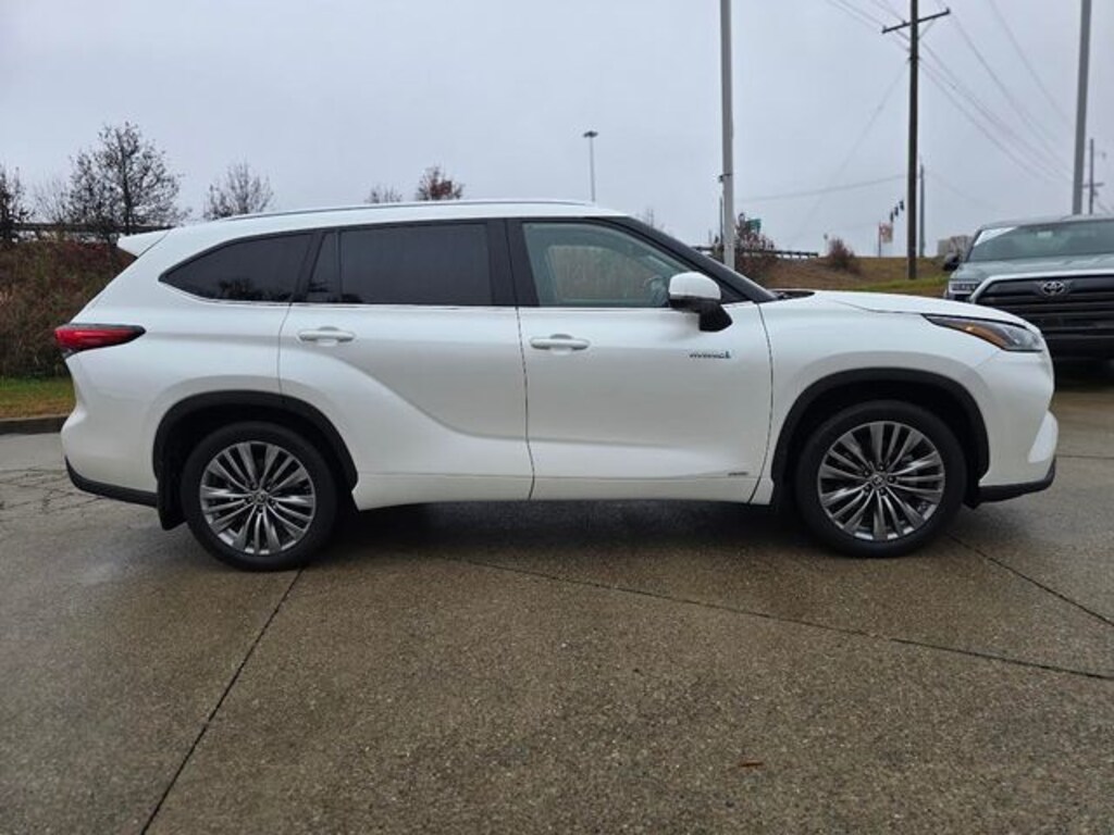 Used 2021 Toyota Highlander Hybrid Platinum SUV