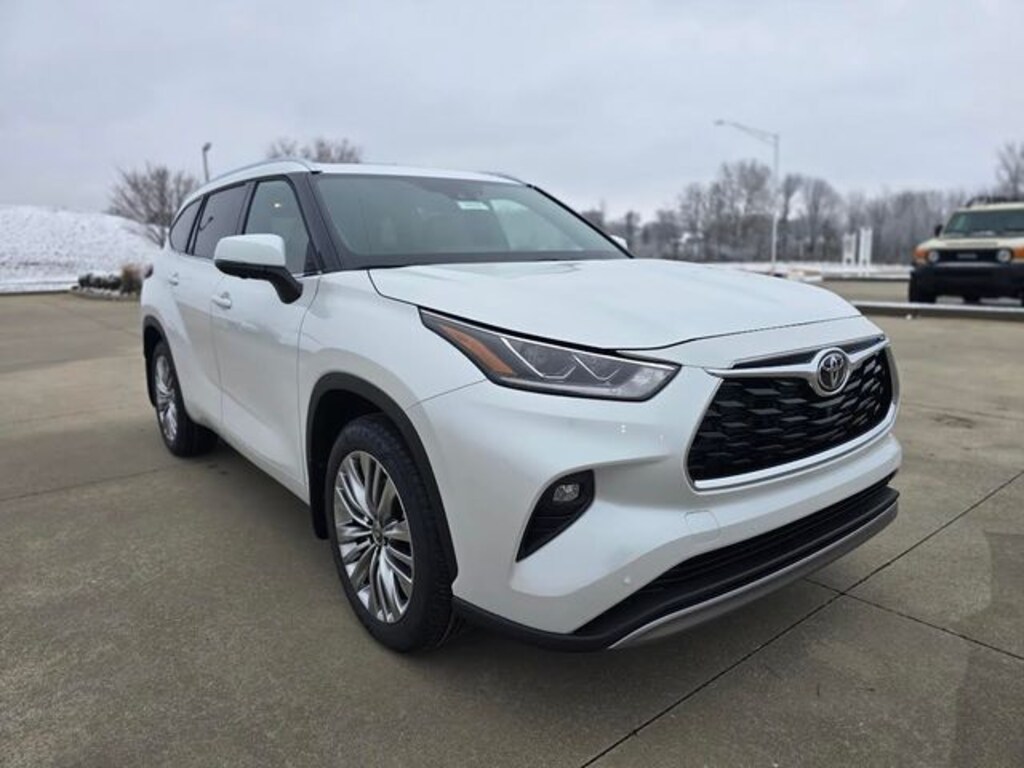 New 2026 Toyota Highlander Platinum SUV
