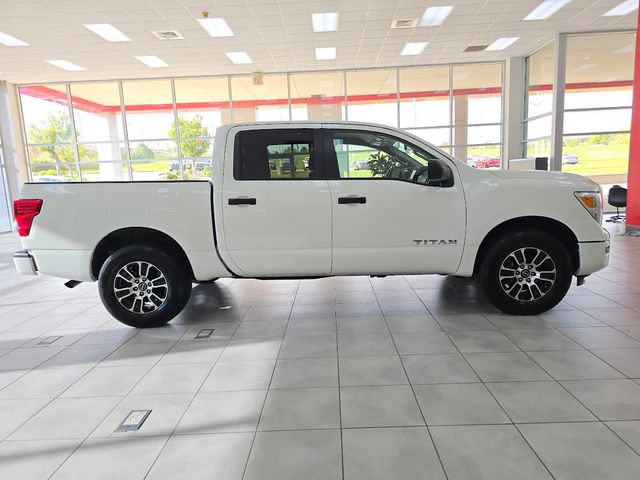 2023 Nissan Titan SV photo 4