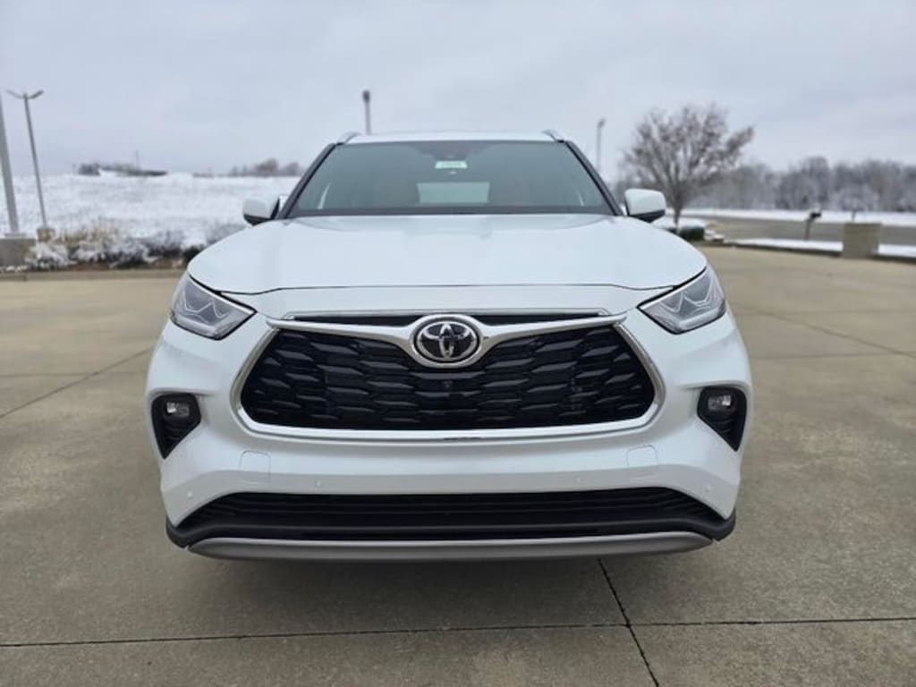 New 2026 Toyota Highlander Platinum SUV