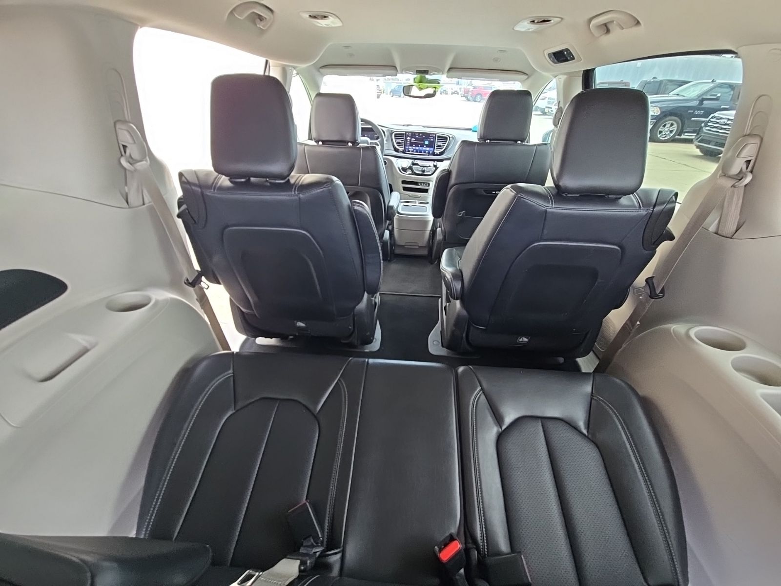 2024 Chrysler Pacifica PHEV Select - Photo 14