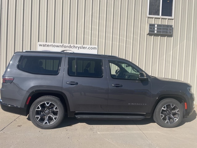 2024 Jeep Wagoneer Series III's photo