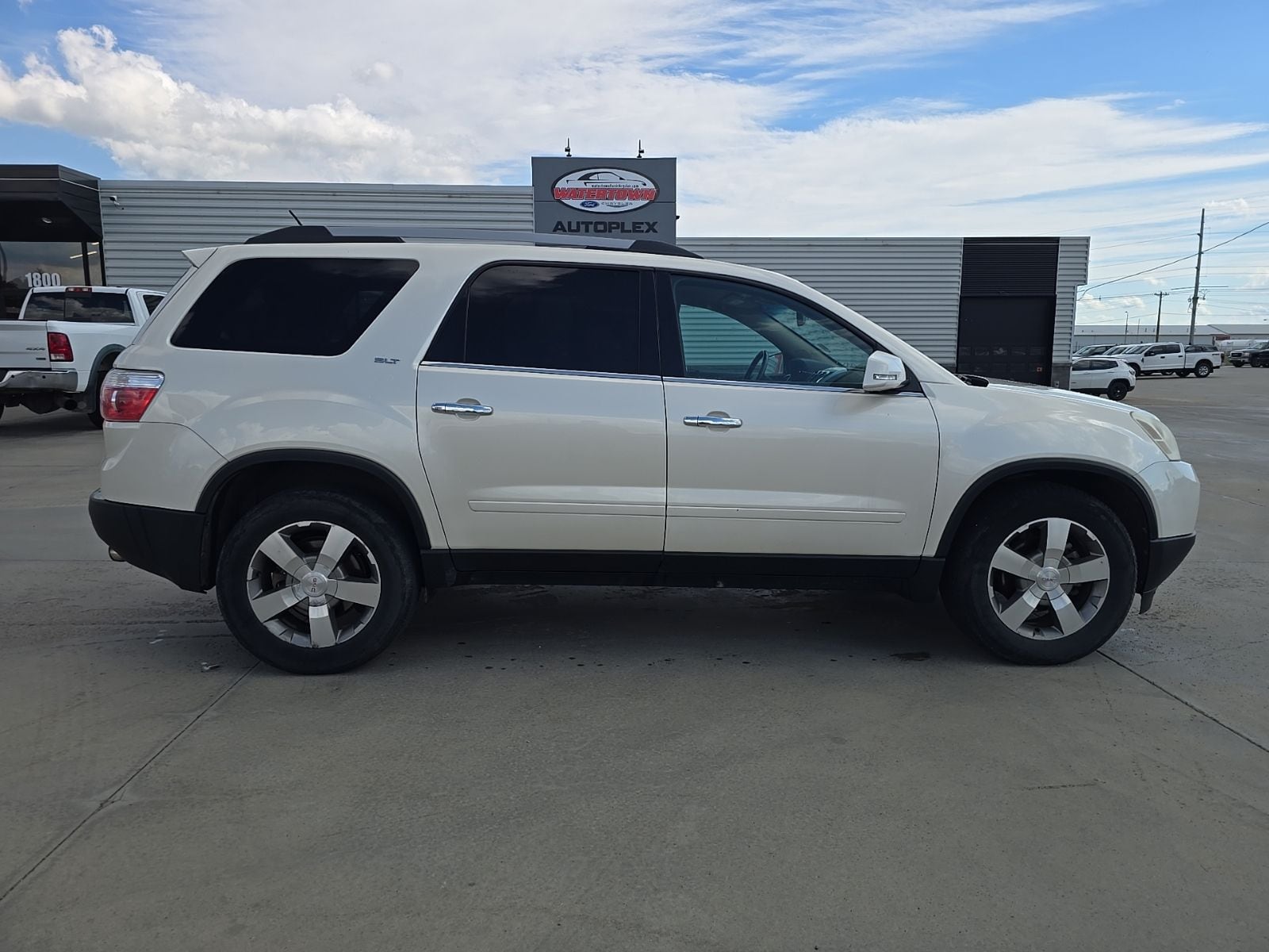 2011 GMC Acadia AWD SLT-1's photo