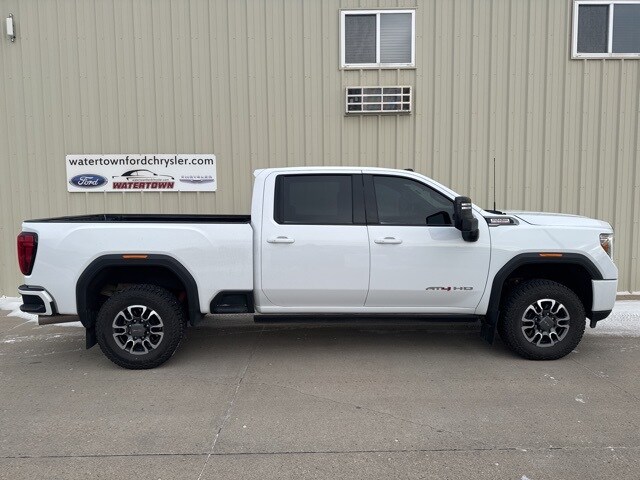 2023 GMC Sierra 2500HD AT4's photo