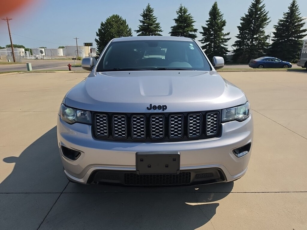 Used 2018 Jeep Grand Cherokee Altitude SUV