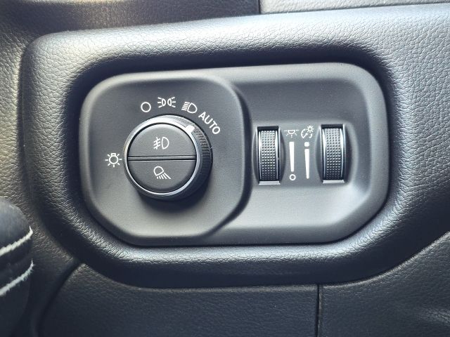 2026 RAM 3500 Laramie - Photo 17