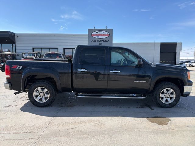2010 GMC Sierra 4WD Crew Cab SLE SWB's photo