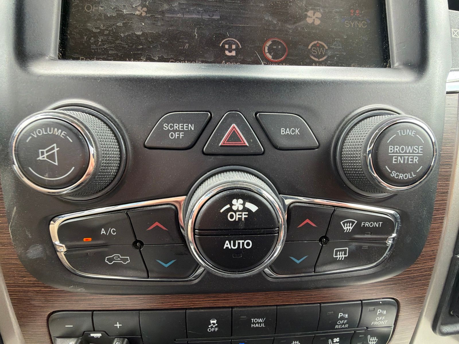 2014 RAM Ram 1500 Pickup Laramie - Photo 20