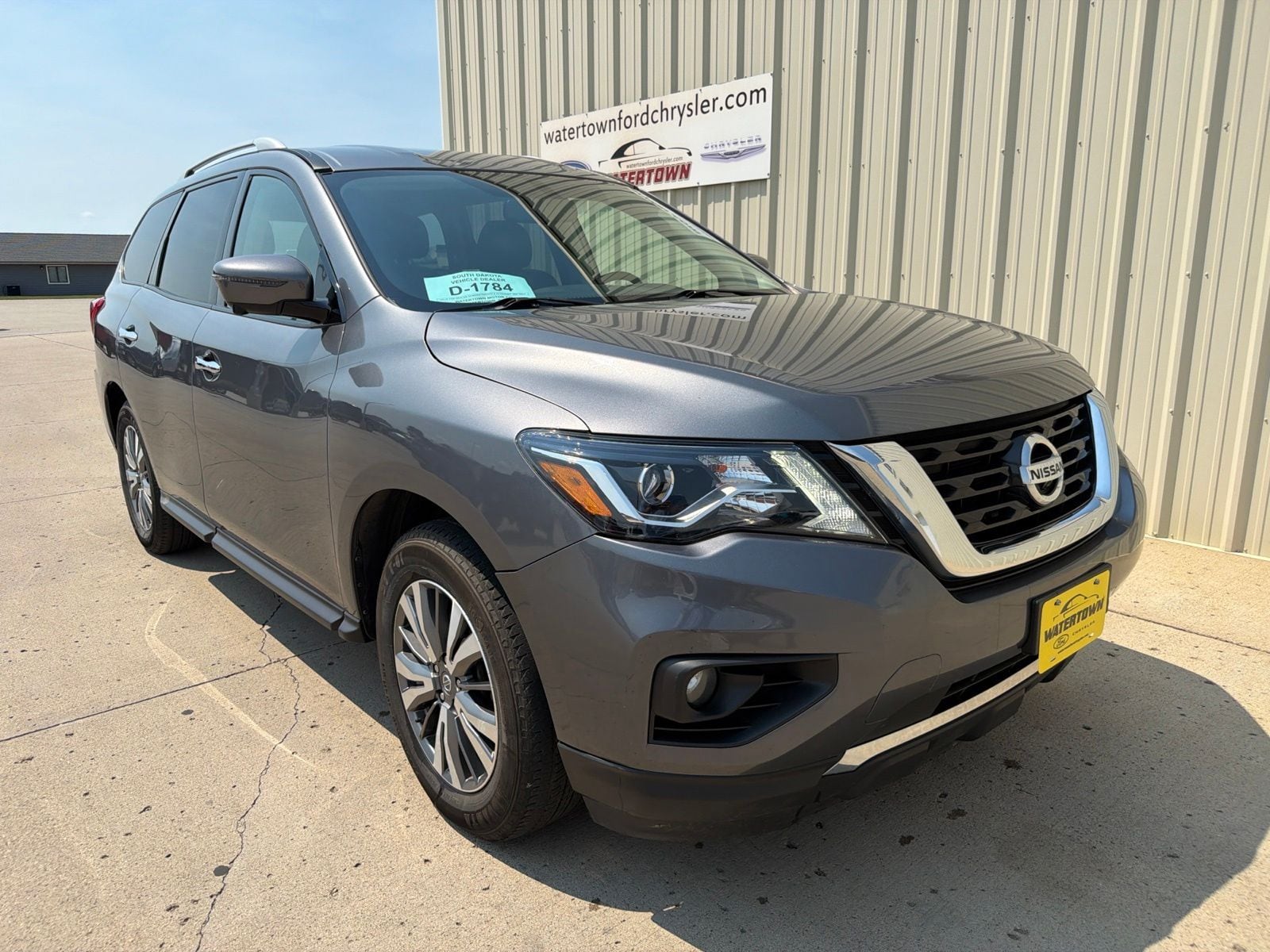 Used 2020 Nissan Pathfinder SL with VIN 5N1DR2CM9LC597035 for sale in Watertown, SD