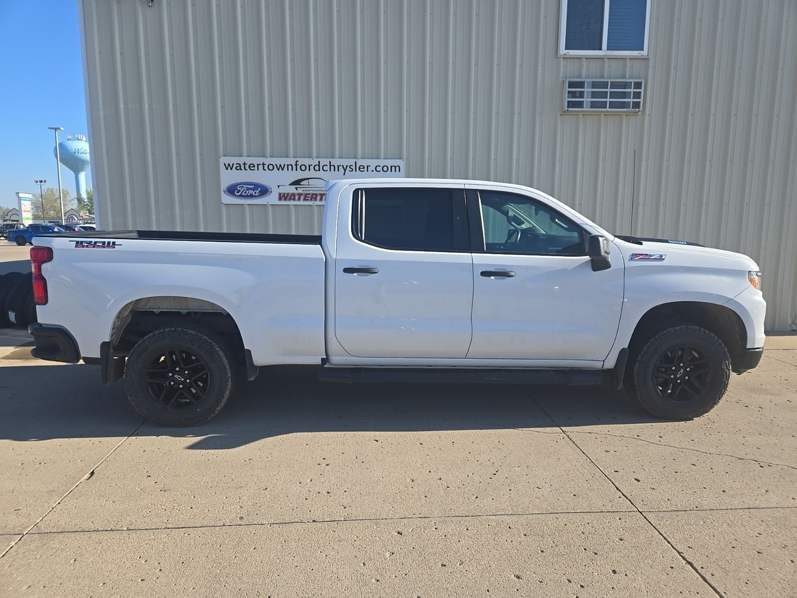 2022 Chevrolet Silverado 1500 Custom Trail Boss Crew Cab Short Box's photo