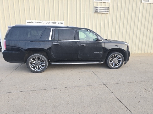 2017 GMC Yukon XL SLT