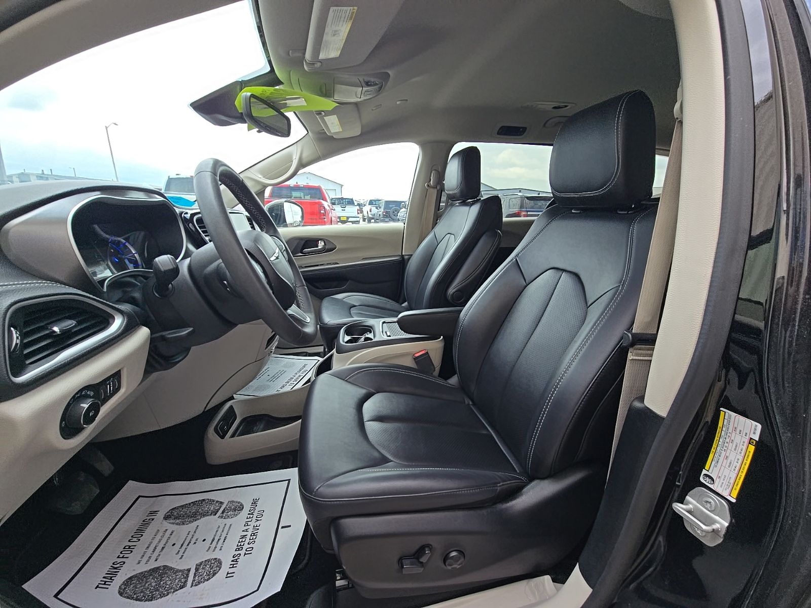 2024 Chrysler Pacifica PHEV Select - Photo 9