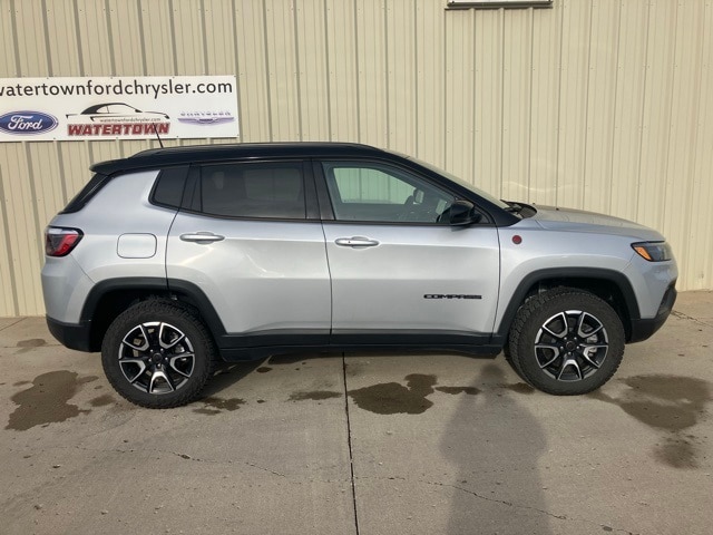 2025 Jeep Compass Trailhawk's photo
