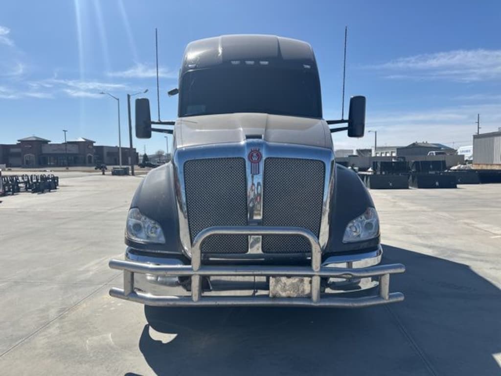 Used 2018 Kenworth T680 Truck