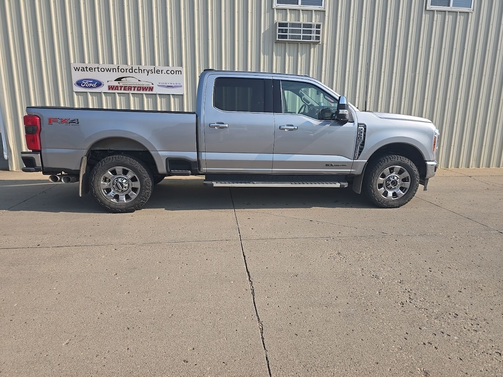 Used 2023 Ford F-350SD Lariat Truck