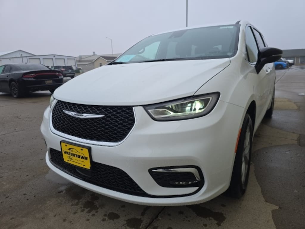 New 2026 Chrysler Pacifica Select Passenger Van