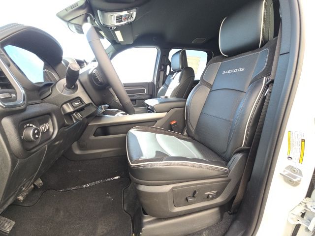 2026 RAM 3500 Laramie - Photo 11