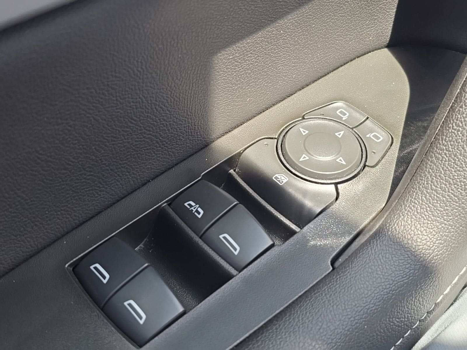 2025 Chevrolet Blazer 2LT - Photo 16
