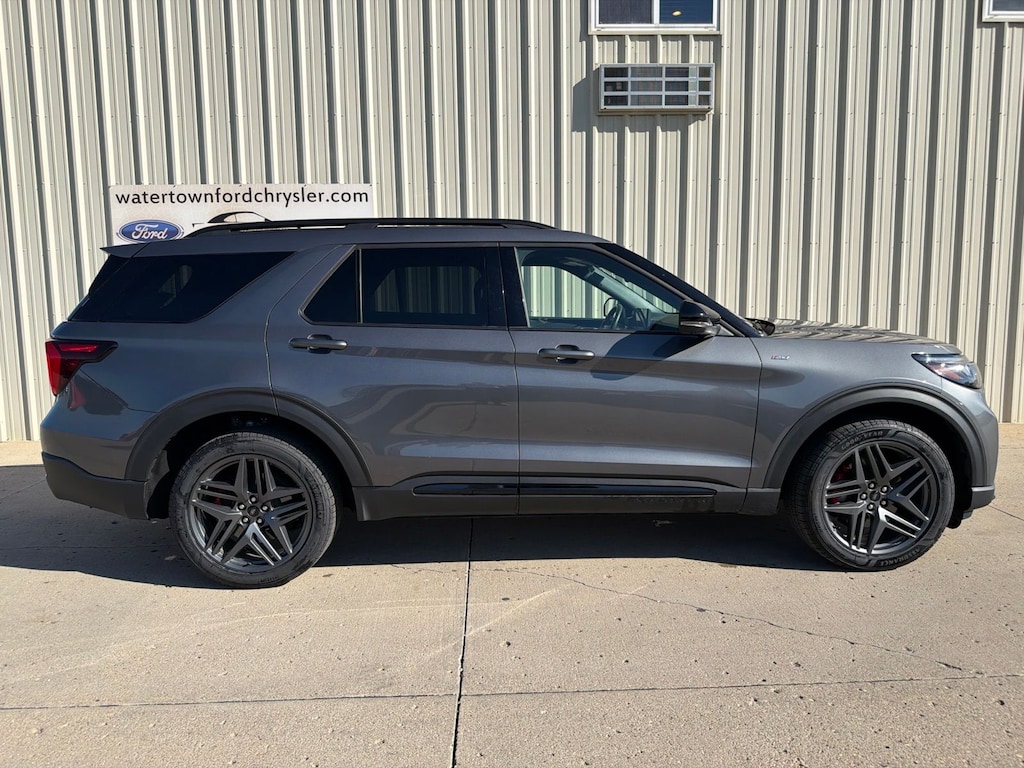 Used 2025 Ford Explorer ST-Line SUV