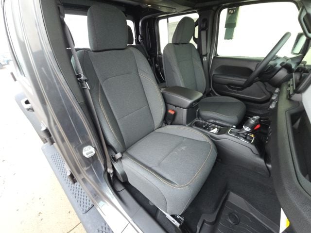 2026 Jeep Gladiator Sport - Photo 11