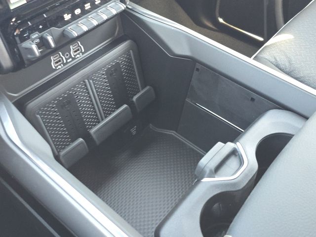 2026 RAM 3500 Laramie - Photo 26