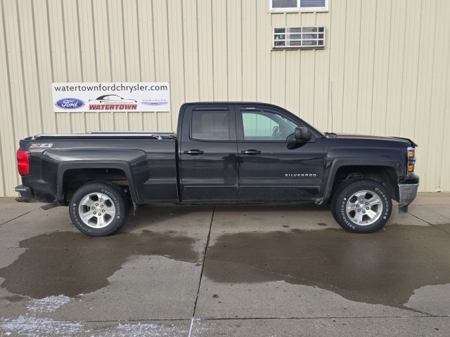 2015 Chevrolet Silverado LT's photo
