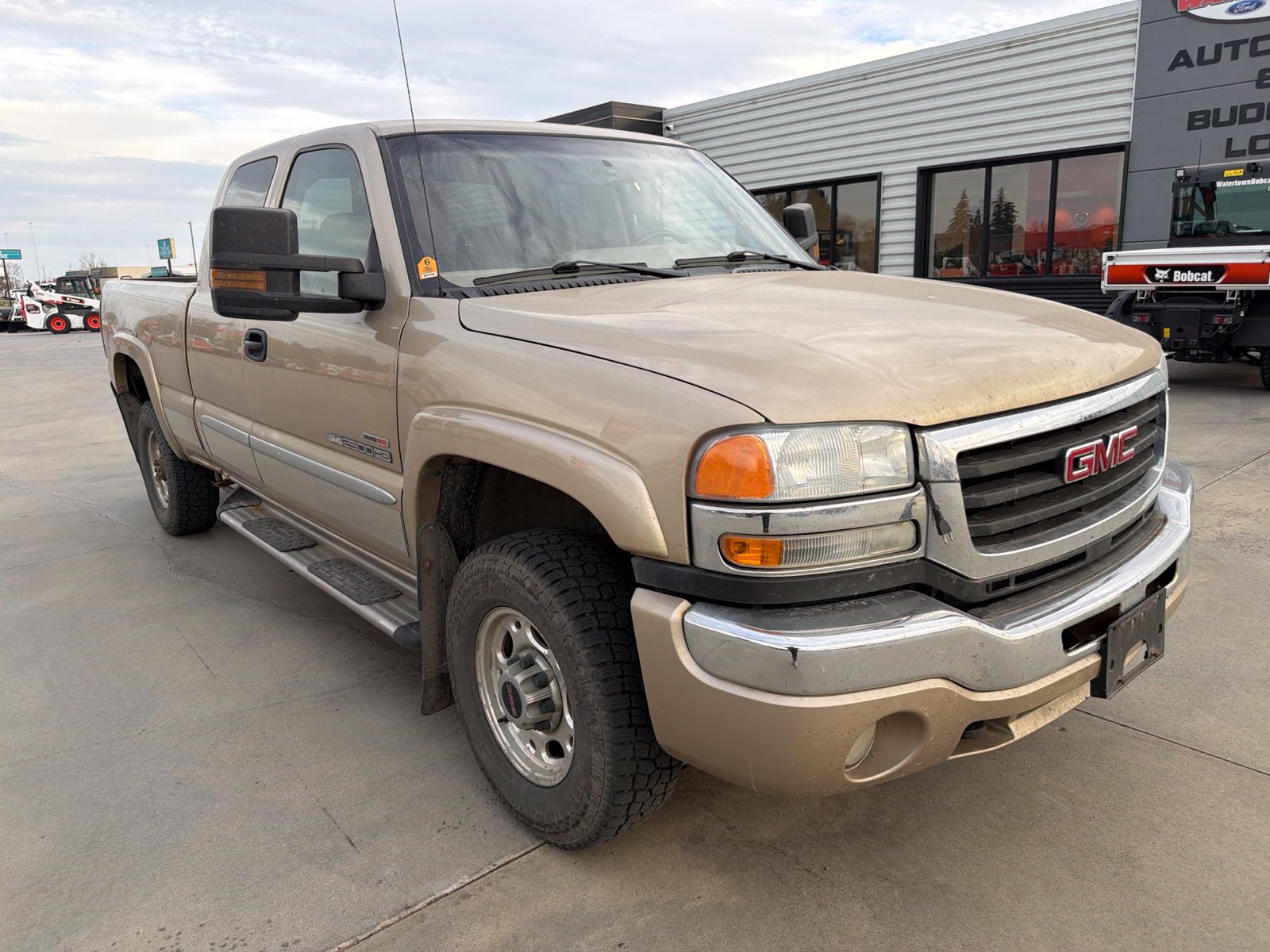 Used 2004 GMC Sierra 2500HD SLE with VIN 1GTHK29174E156923 for sale in Watertown, SD
