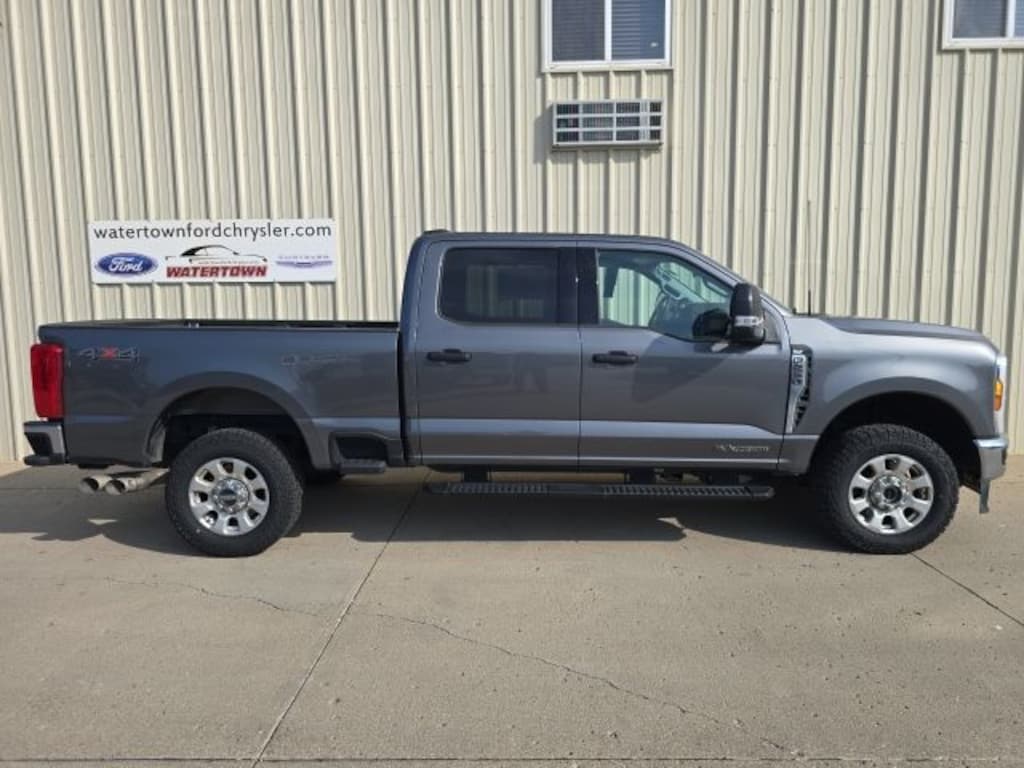 Used 2024 Ford F-250SD XLT Truck