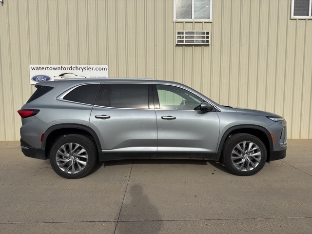 2025 Buick Enclave Preferred's photo