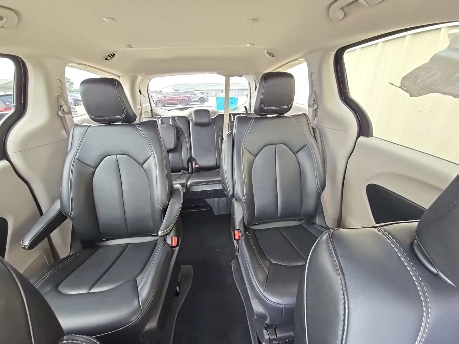 2024 Chrysler Pacifica PHEV Select - Photo 28