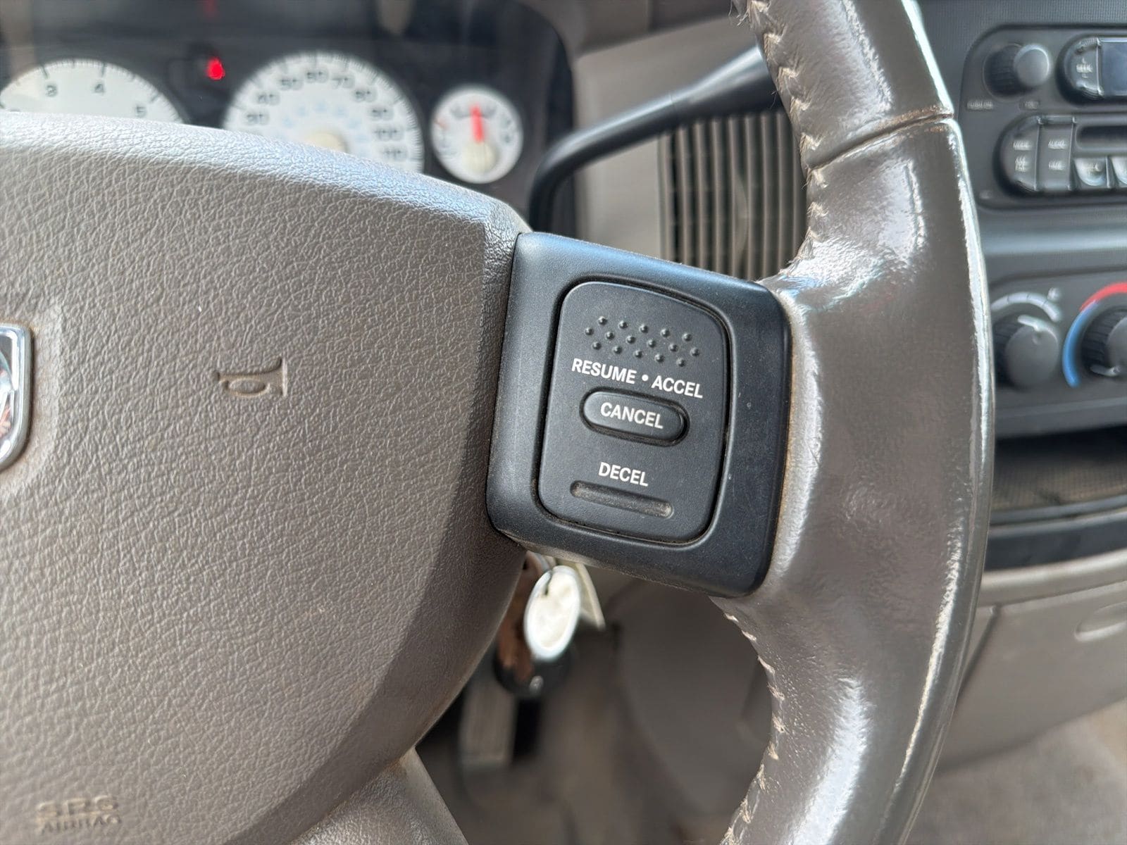2005 Dodge Ram 3500 Pickup SLT - Photo 13