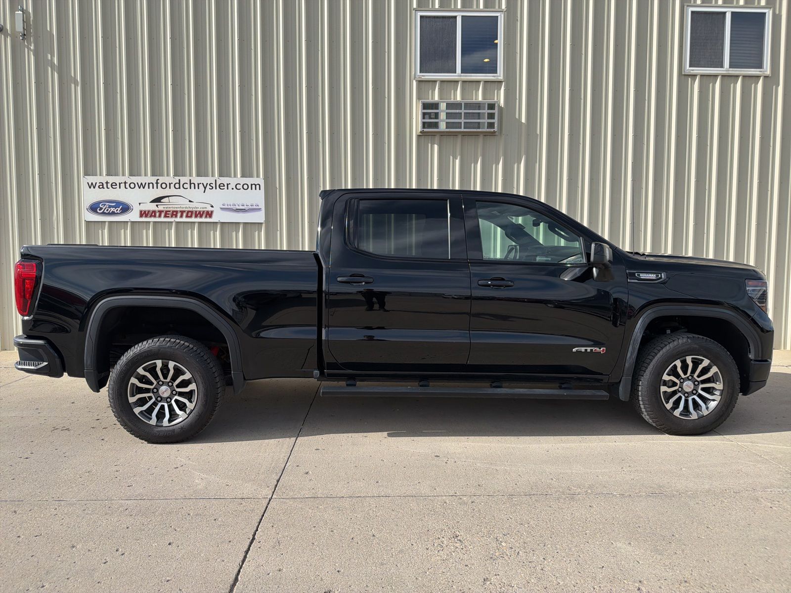 2023 GMC Sierra AT4 4WD Crew Cab Short Box's photo