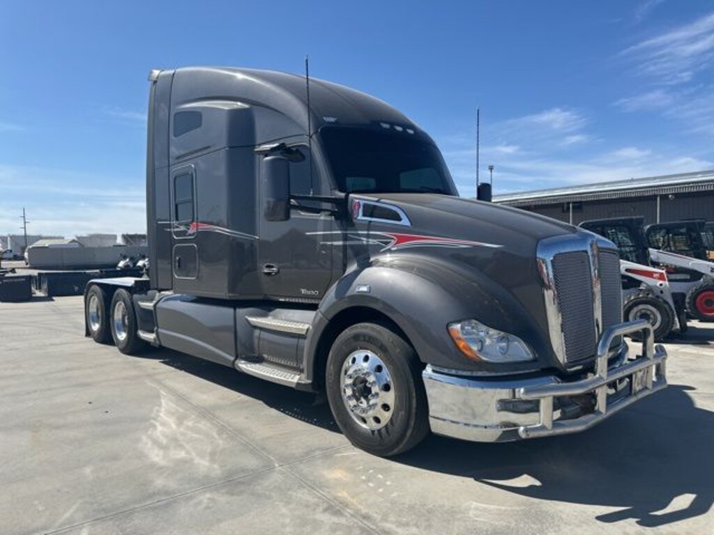Used 2018 Kenworth T680 Truck
