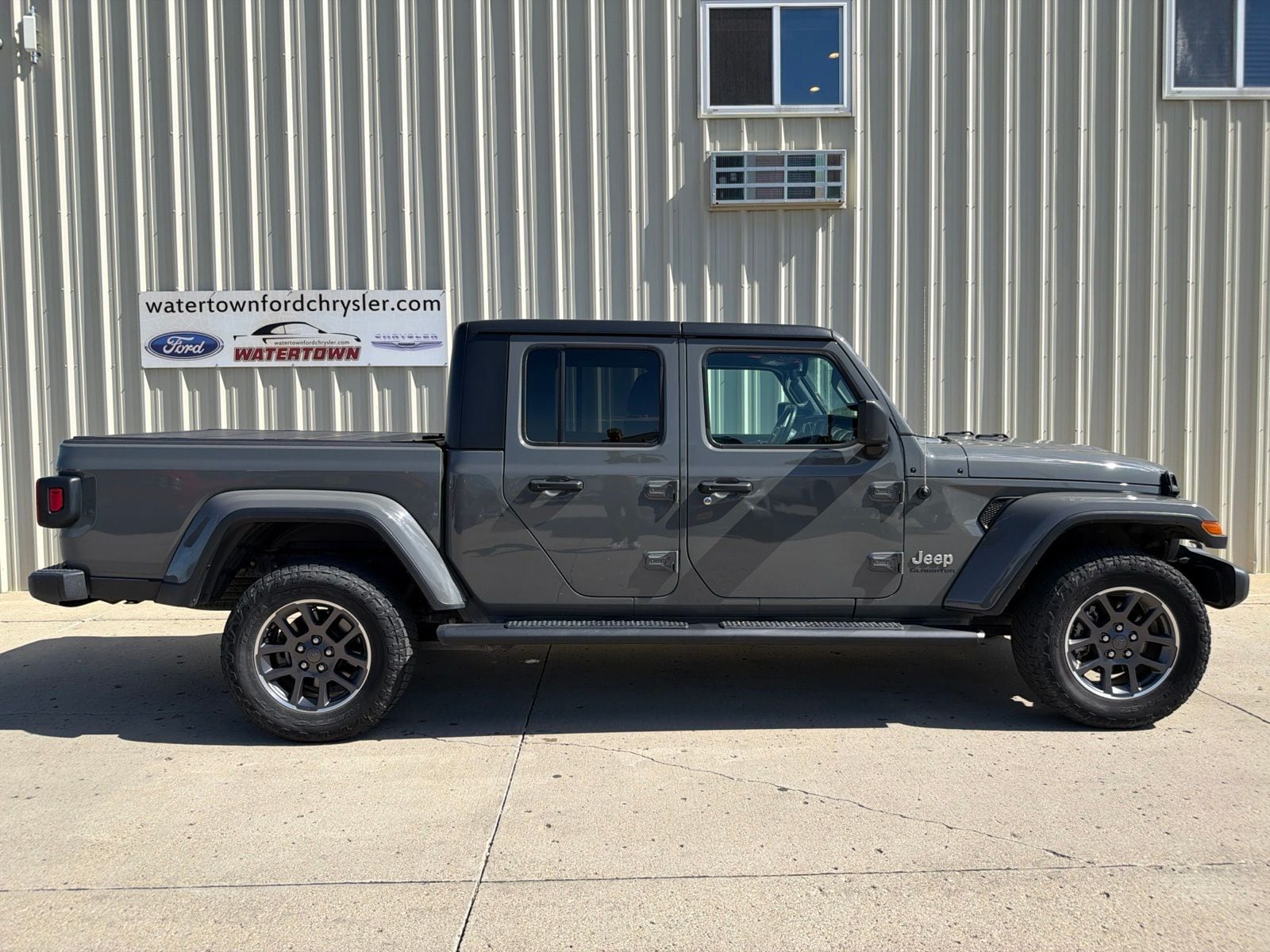 2020 Jeep Gladiator Overland's photo