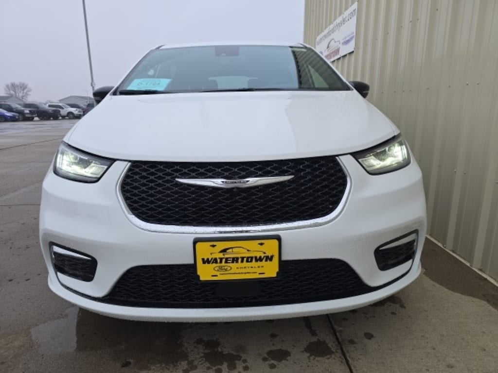 New 2026 Chrysler Pacifica Select Passenger Van