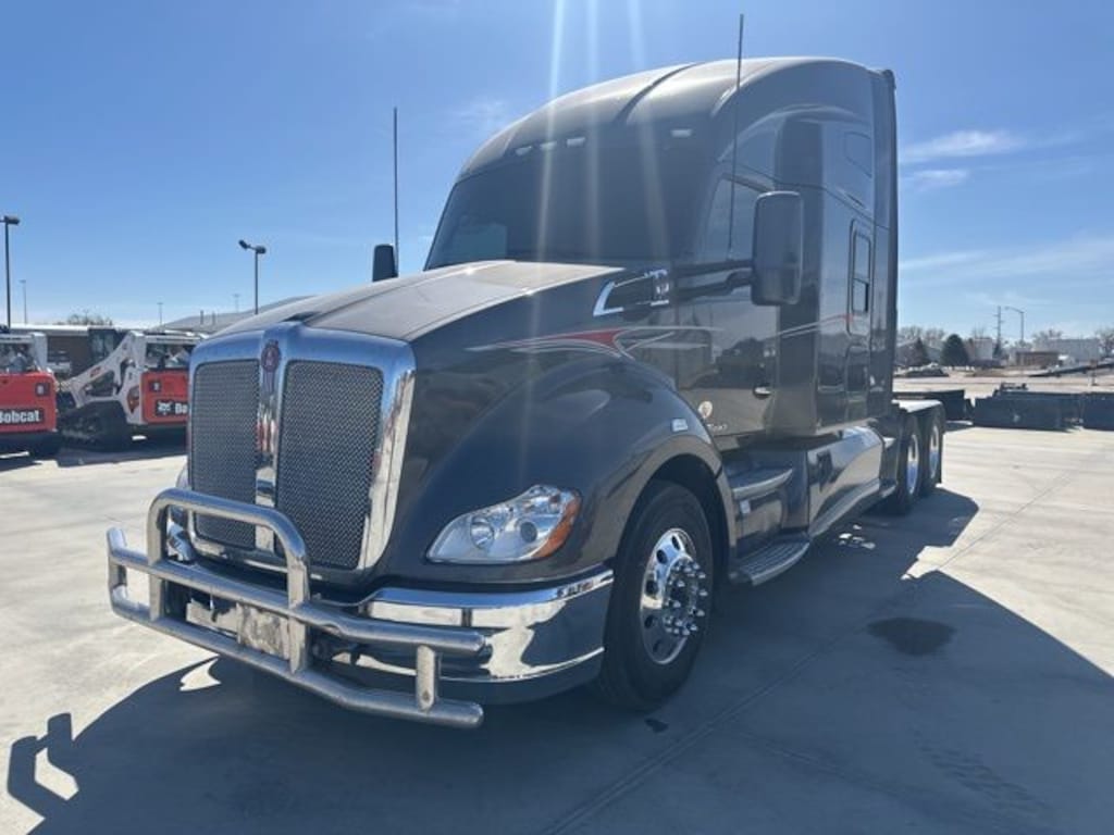 Used 2018 Kenworth T680 Truck