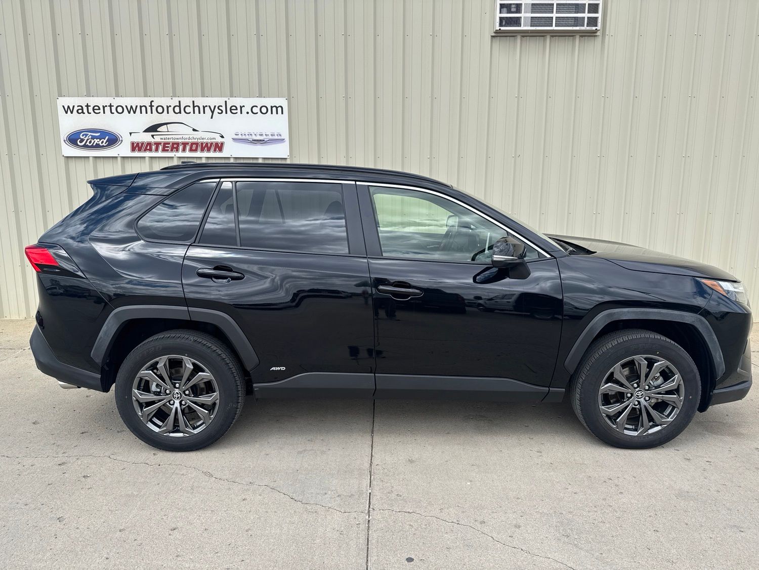 2025 Toyota RAV4 Hybrid XLE Premium AWD's photo