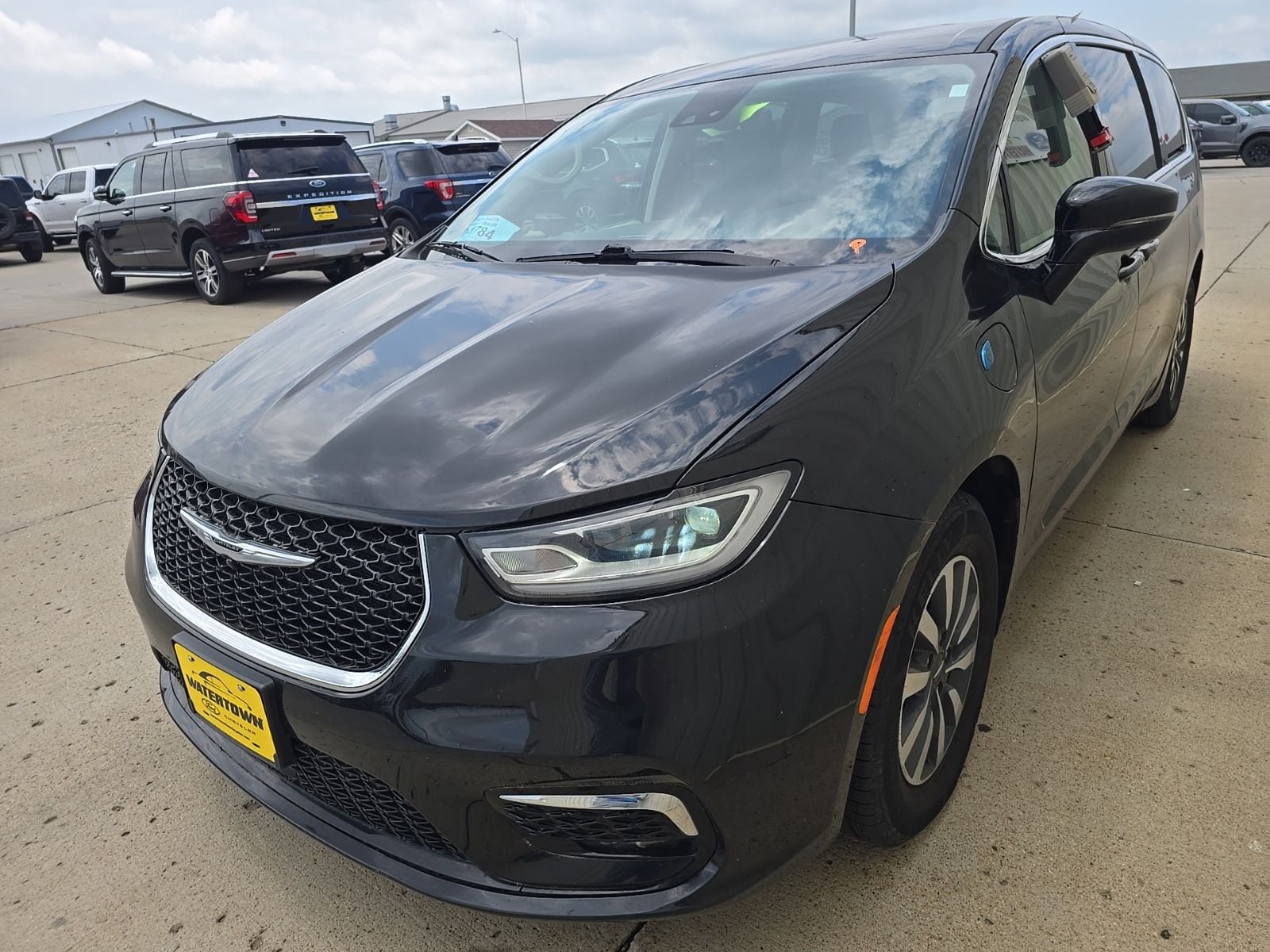 2024 Chrysler Pacifica PHEV Select - Photo 4