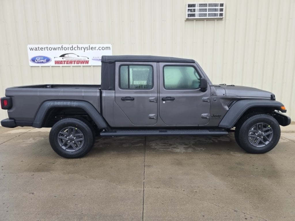 New 2026 Jeep Gladiator Sport Pickup