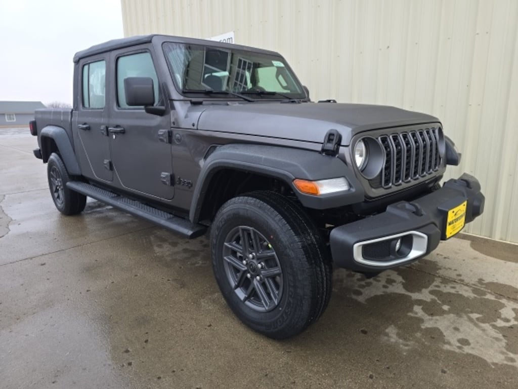 New 2026 Jeep Gladiator Sport Pickup