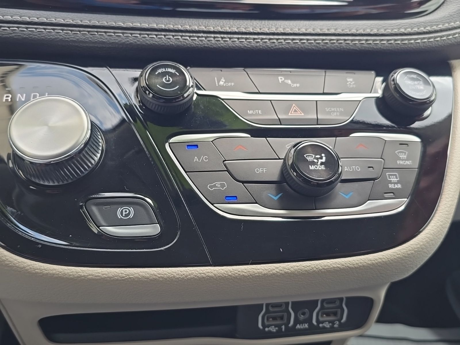 2024 Chrysler Pacifica PHEV Select - Photo 24