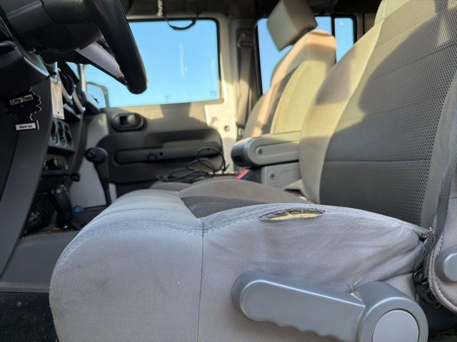 2010 Jeep Wrangler Unlimited Sahara - Photo 10